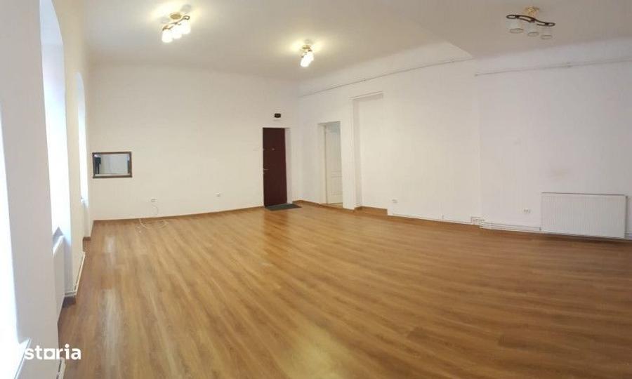 Spațiu comercial, de 60 mp, în Central