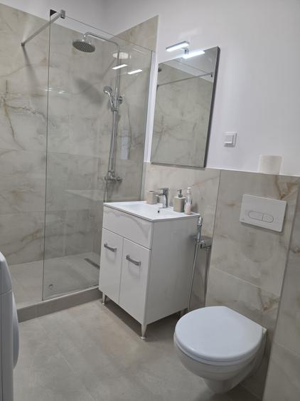 Apartament cu 2 camere semidecomandat în Florești