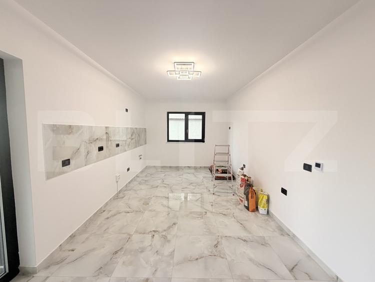 Casă individuală cu 5 camere cu Canalizare în Șimnicu de Jos