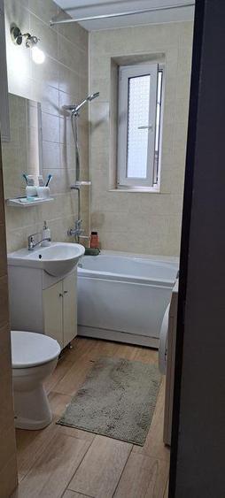 Apartament cu 2 camere decomandat în Podu Roș