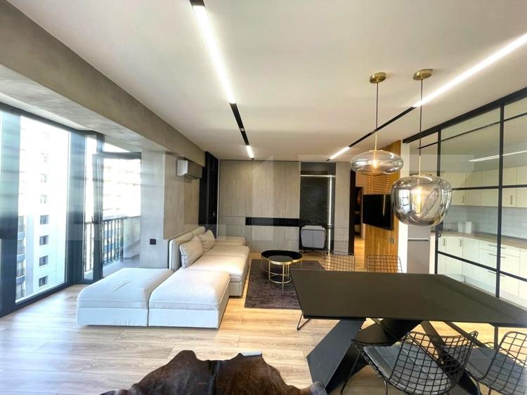 Apartament cu 2 camere semidecomandat, mobilat în Sopor