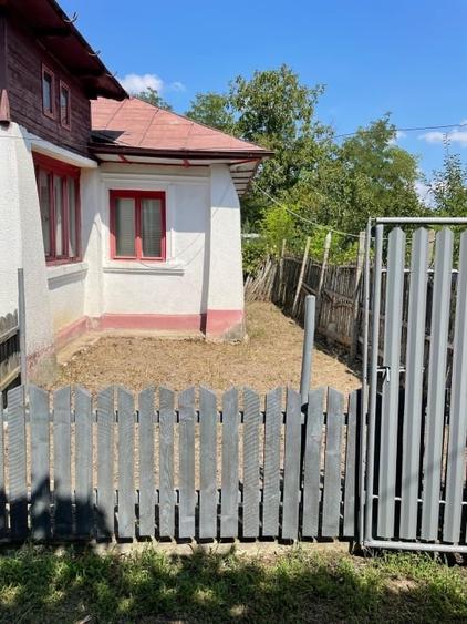 Casă individuală cu 5 camere cu Canalizare în Lunca Corbului