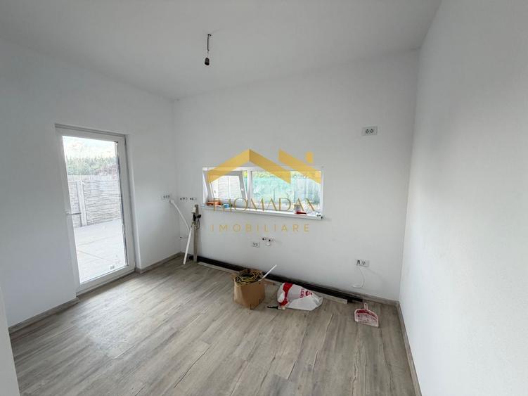 Duplex cu 3 camere cu Canalizare în Bucovăț (Remetea Mare)