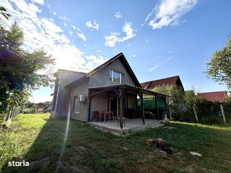 Casă cu 4 camere cu Teren 735 Mp în Sânmihaiu Român