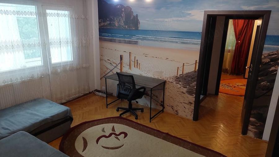 Apartament cu 2 camere semidecomandat în Podu Roș