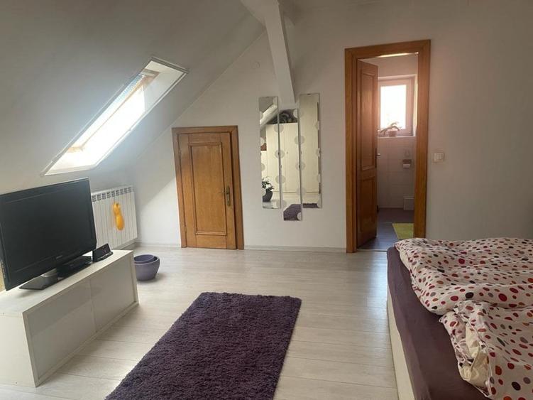 Casă individuală cu 5 camere cu Teren 165 Mp în Vatra Luminoasă