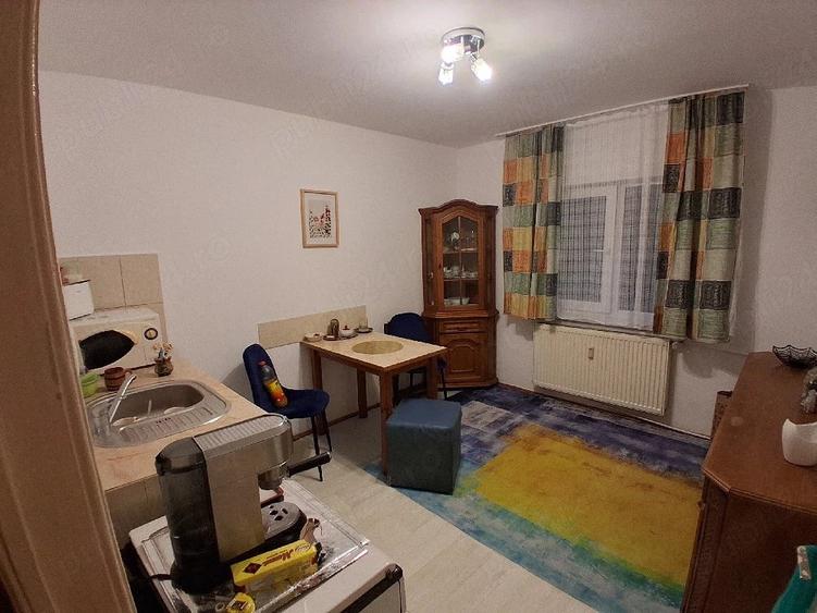 Garsonieră decomandată în Central