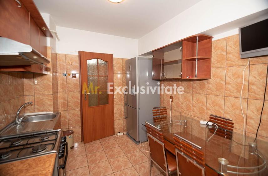 Apartament cu 3 camere decomandat în Prundu