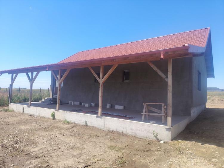 Casă cu 3 camere cu Teren 500 Mp în Șendreni