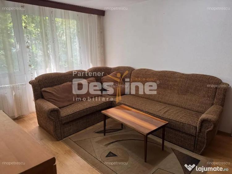 Apartament cu 3 camere semidecomandat în Central