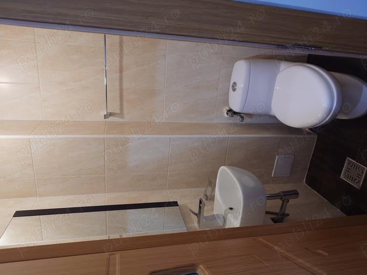 Apartament cu 4 camere decomandat în Libertății