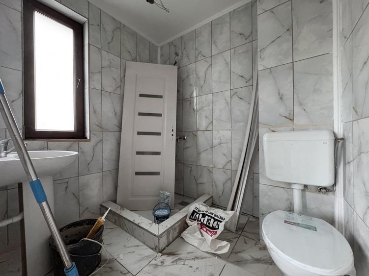 Casă individuală cu 4 camere cu Canalizare în Domnești