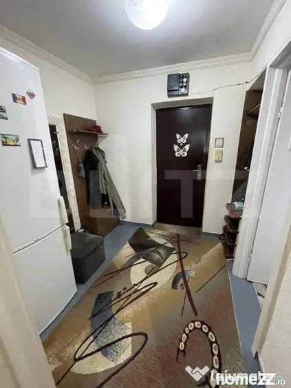 Apartament cu 4 camere semidecomandat în Universității