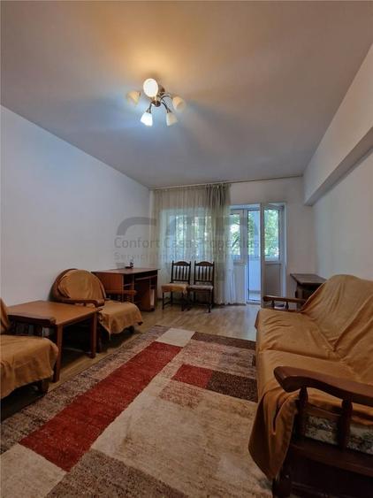 Apartament cu 3 camere decomandat în Doamna Ghica