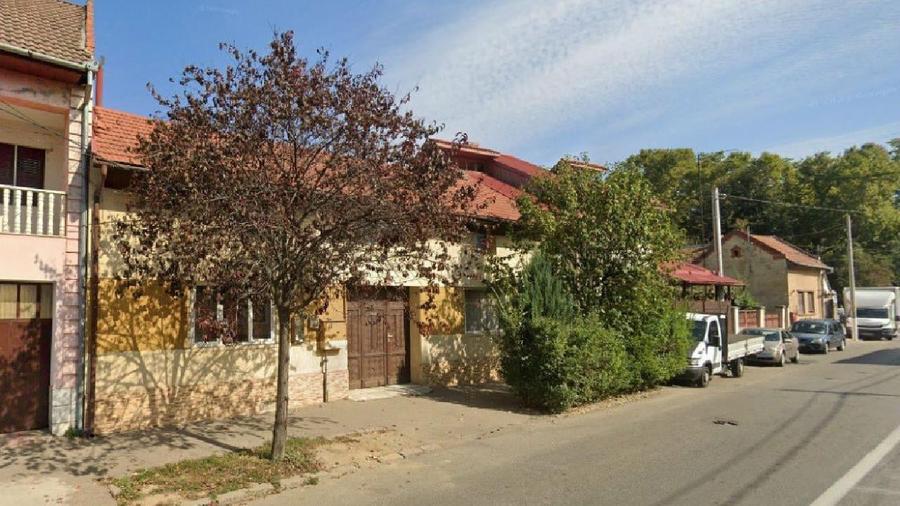 Casă individuală cu 5 camere cu Teren 667 Mp în Central