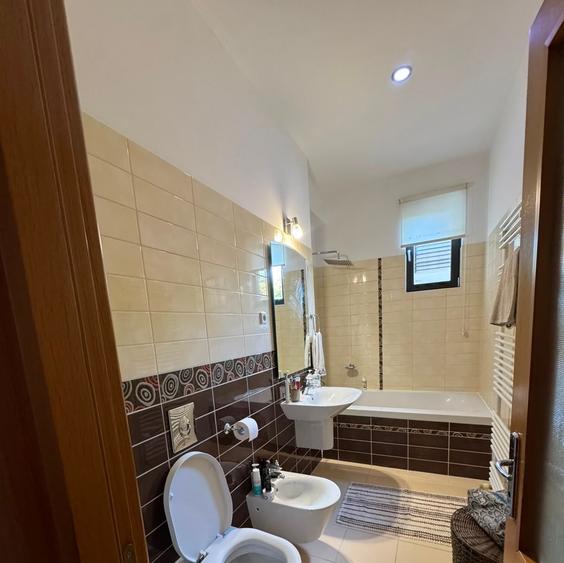 Apartament cu 3 camere decomandat în Pipera