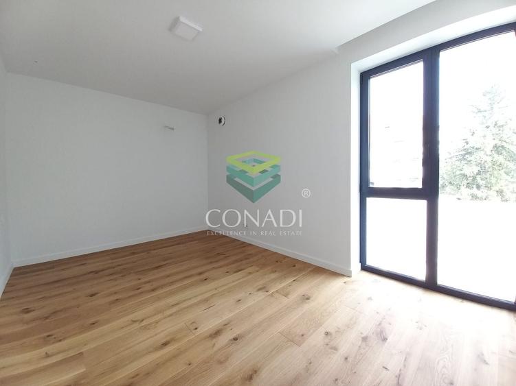 Casă individuală cu 5 camere cu Canalizare în Băneasa