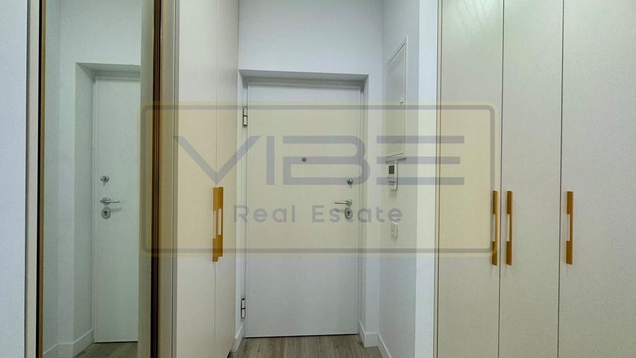 Apartament cu 3 camere semidecomandat, mobilat în Podu Roș