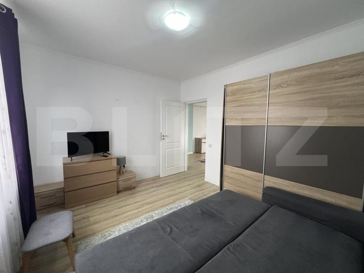 Apartament cu 2 camere semidecomandat, mobilat în Florești