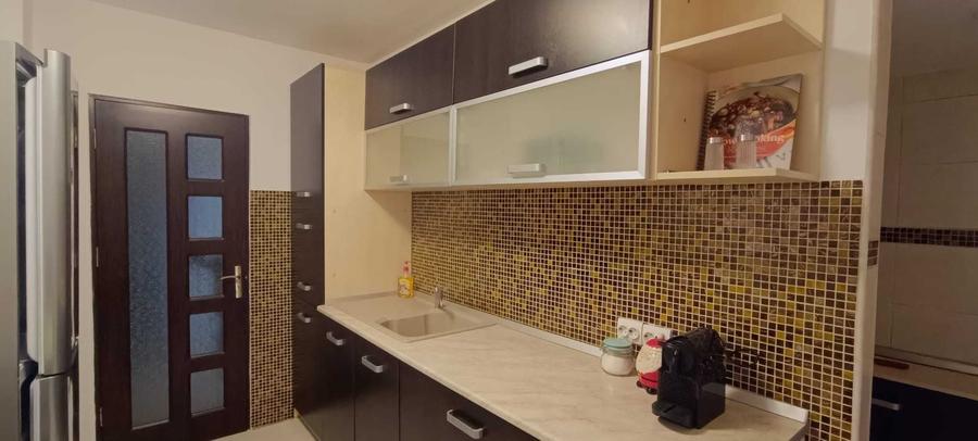 Apartament cu 3 camere decomandat în Turnișor