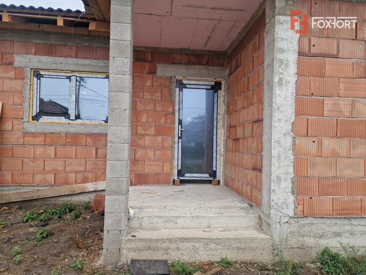 Duplex cu 3 camere cu Teren 350 Mp în Izvin