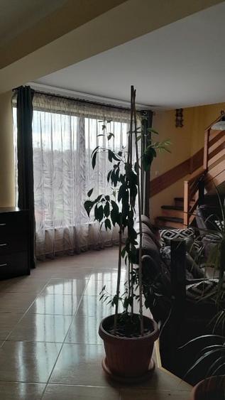 Casă individuală cu 5 camere cu Canalizare în Glâmbocu