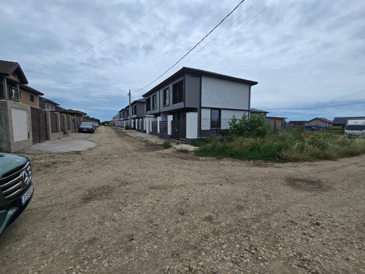 Teren Construcții intravilan de 5000 mp, în Lazu