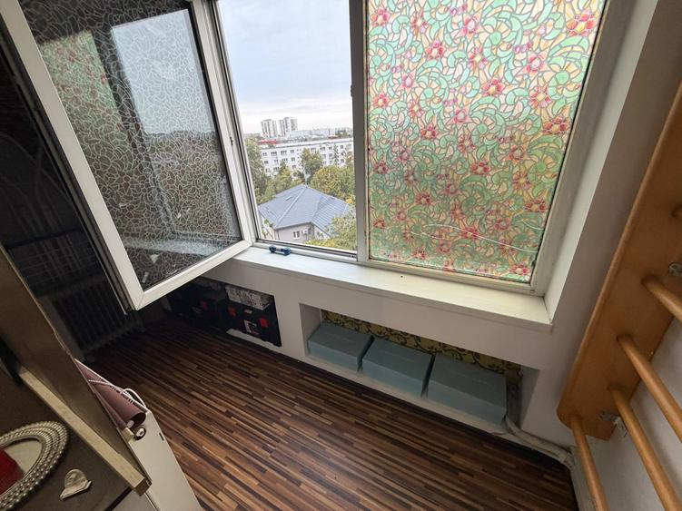 Apartament cu 2 camere decomandat în Titan
