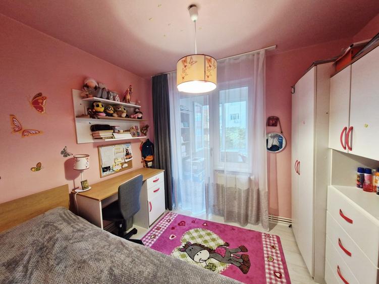 Apartament cu 4 camere decomandat în Ultracentral