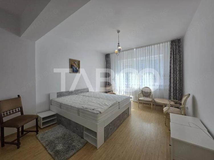 Apartament cu 4 camere decomandat în Central