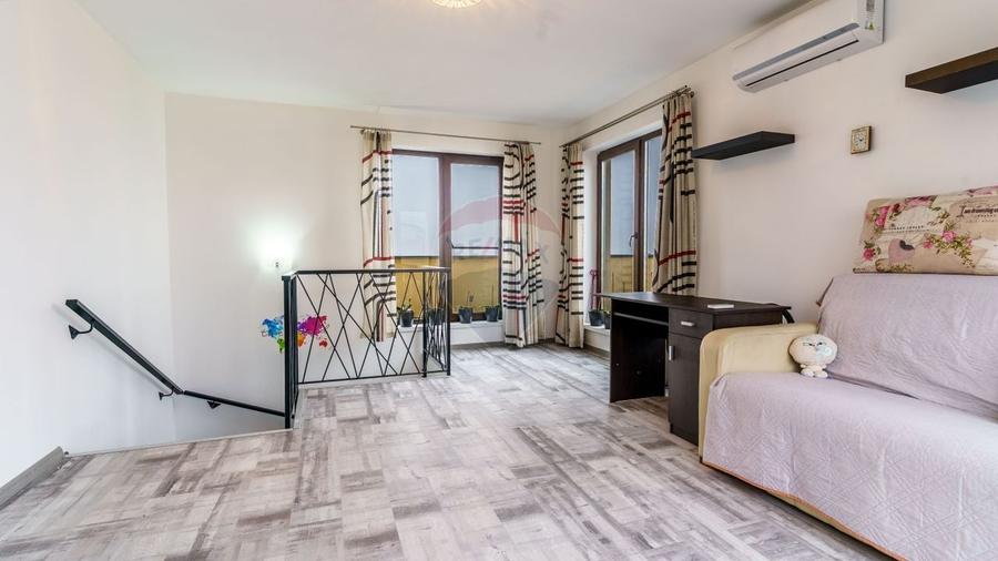 Duplex cu 4 camere cu Teren 123 Mp în Florești