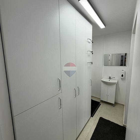 Spațiu comercial, de 75 mp, în Polivalentă