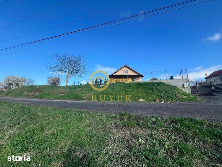 Teren de 2500 mp, în Gușterița