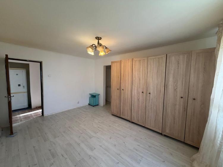 Apartament cu 2 camere semidecomandat în Colentina