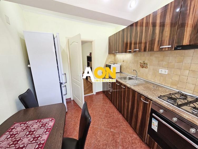 Duplex cu 10 camere cu Canalizare în Central
