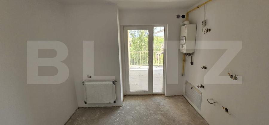 Apartament cu 3 camere decomandat în Pietroasa