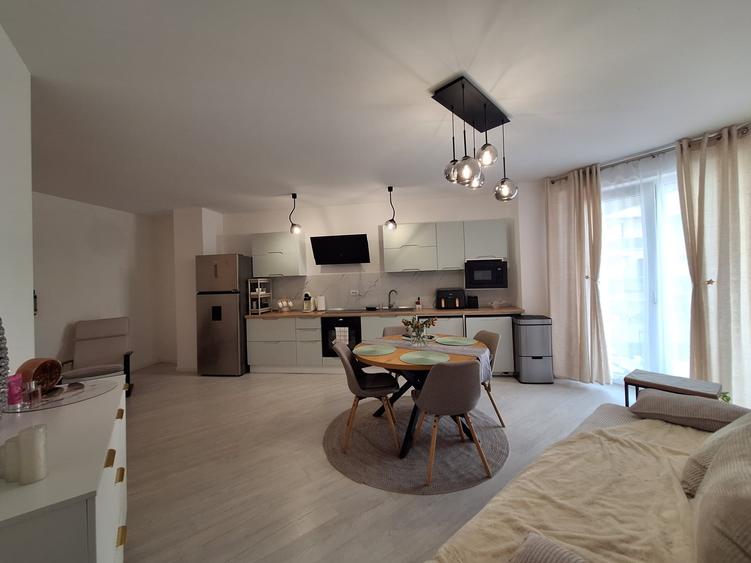 Apartament la cheie, bloc nou, balcon, zona Razoare - 2