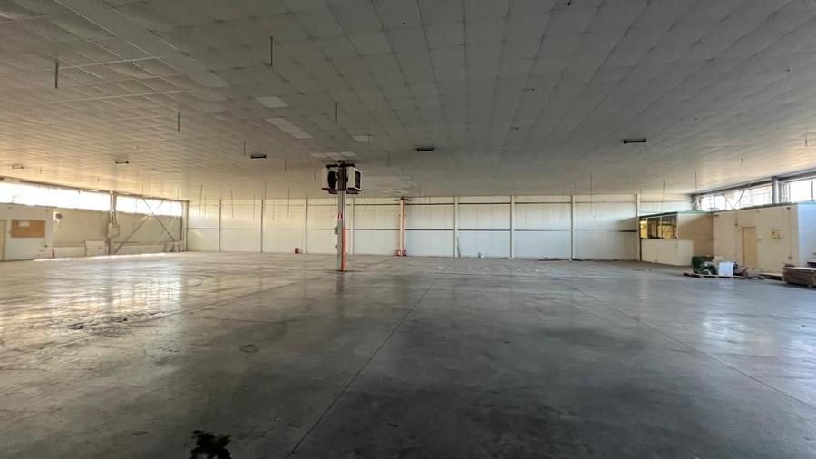 Spațiu comercial, de 1,400 mp, în Aeroport
