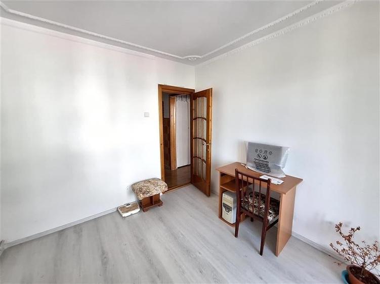 Apartament cu 3 camere decomandat în Nord