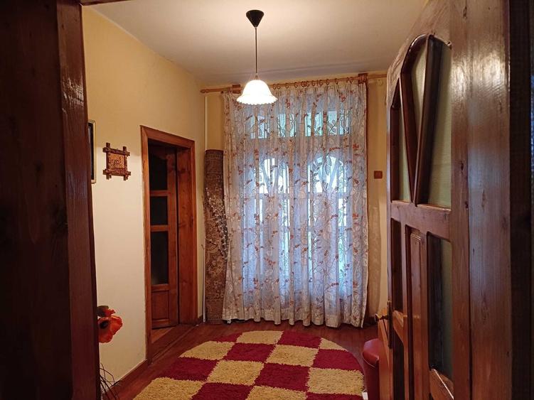 Casă cu 3 camere cu Teren 750 Mp în Central