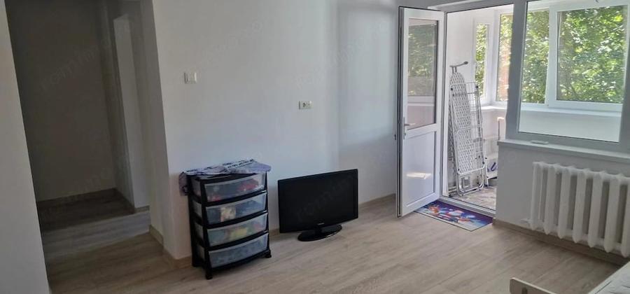 Apartament cu 2 camere semidecomandat în Tomis I