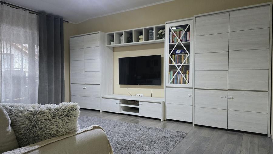 Apartament cu 2 camere decomandat în Sânpetru