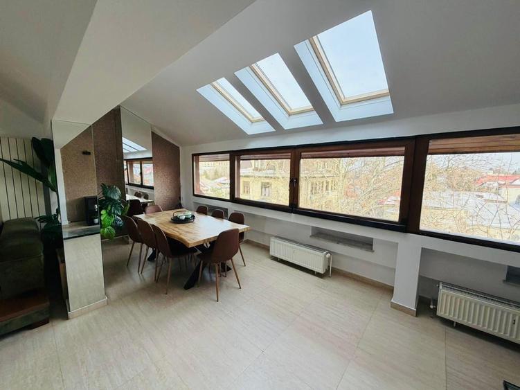 Apartament cu 4 camere decomandat în Cotroceni