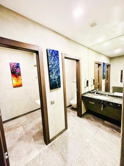 Spațiu comercial, de 933.39001464844 mp, în Central