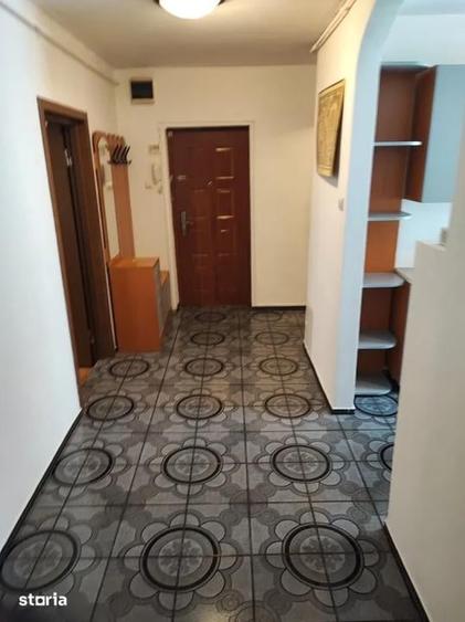 Apartament cu 3 camere în Mihai Bravu