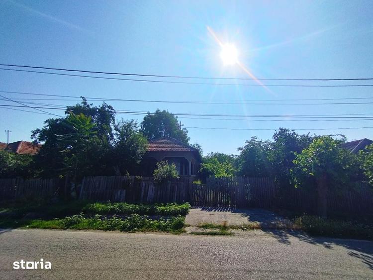 Casă cu 3 camere cu Teren 1900 Mp în Comana