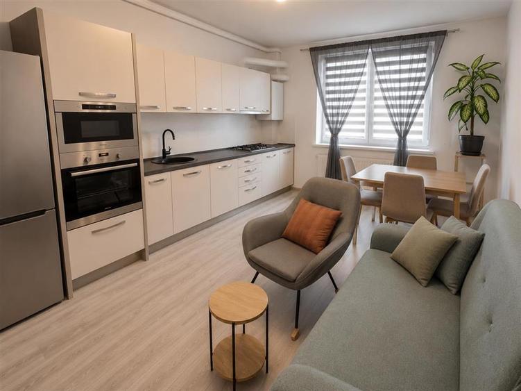 Apartament cu 3 camere semidecomandat în Șelimbăr — fotografia 3