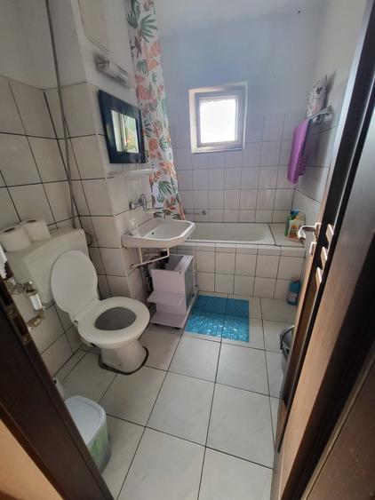 Apartament cu 2 camere decomandat în Girocului
