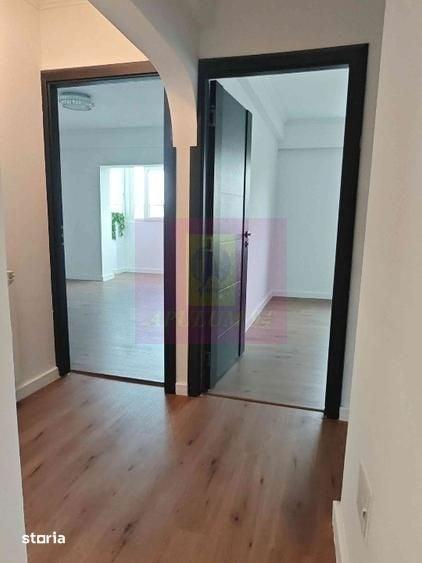 Apartament cu 4 camere decomandat în Centrul Civic