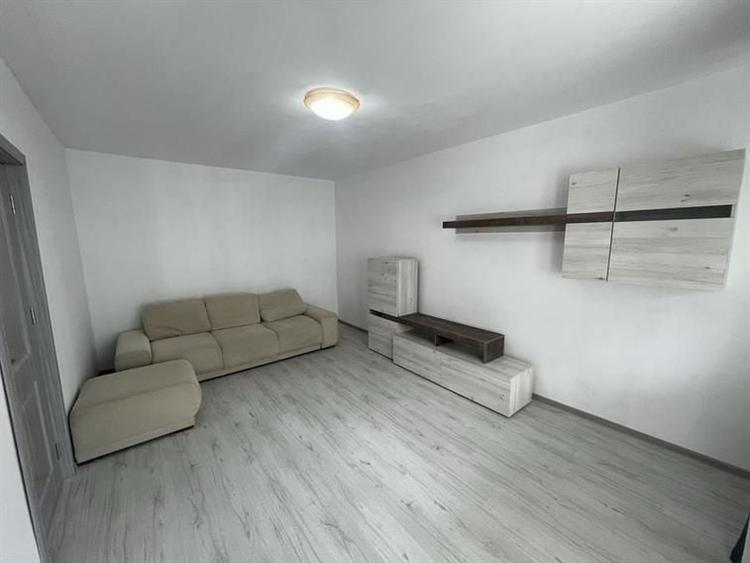 Apartament cu 2 camere decomandat în Păcii